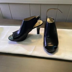 Naturalizer black sling back platform shoe